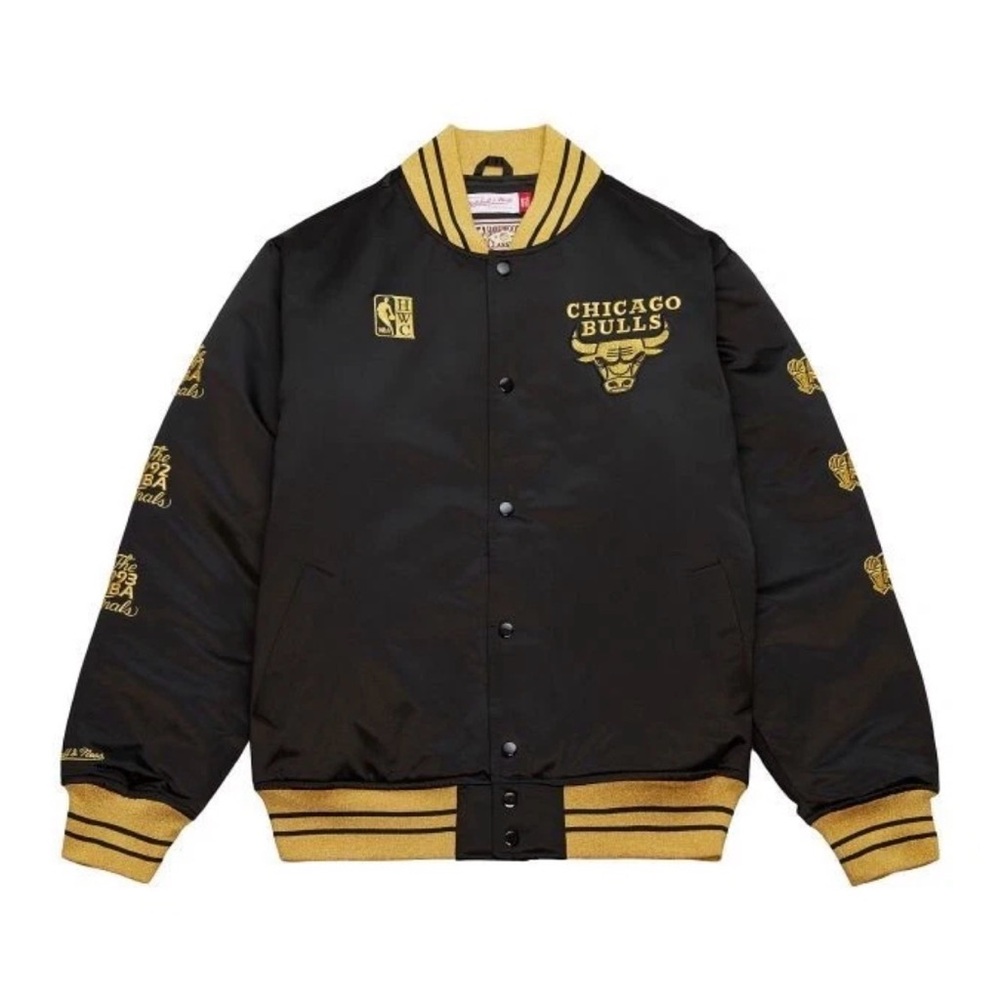 NWT Chicago Bulls Mitchell & Ness Black and Gold Varsity Jacket 2XL XXL